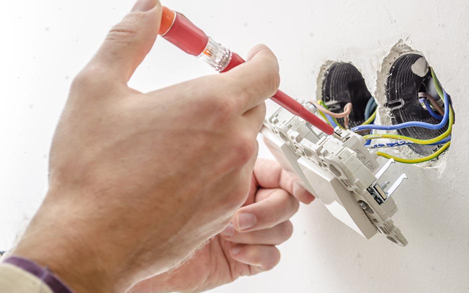 besoin d'un électricien Évry